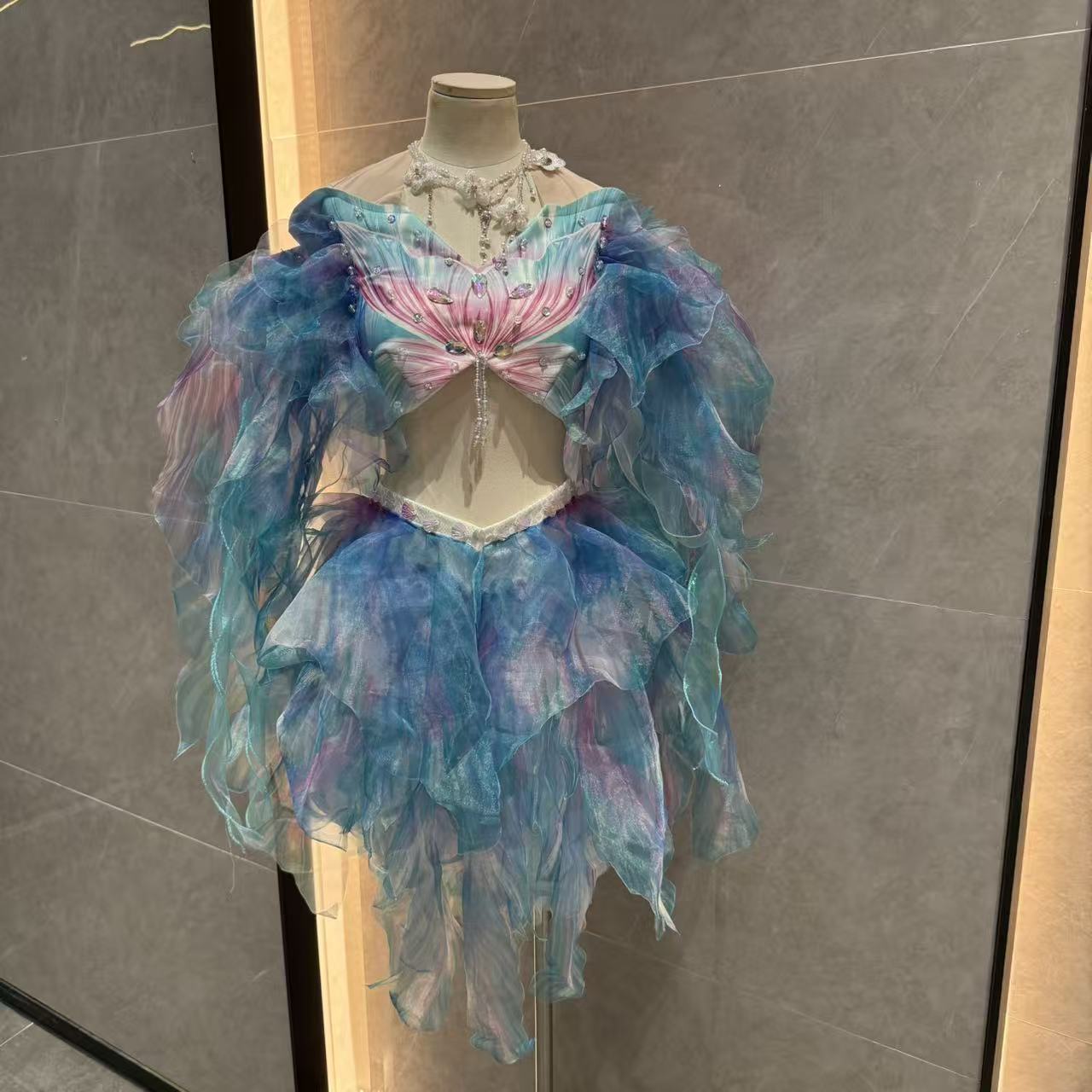 Mermaid Water Dance Skirt Prin - Aquarium & Marine Museum Universiti Malaysia Sabah Kota Kinabalu Sabah ulasan dan harga